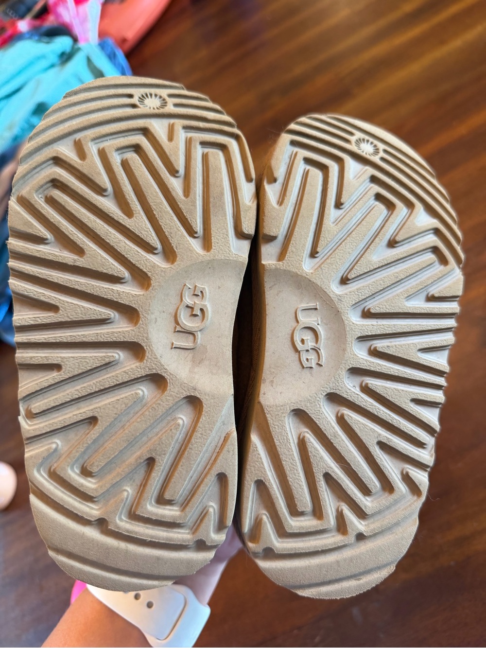 Ugg Tasman II size toddler 11 - Picture 9 of 9